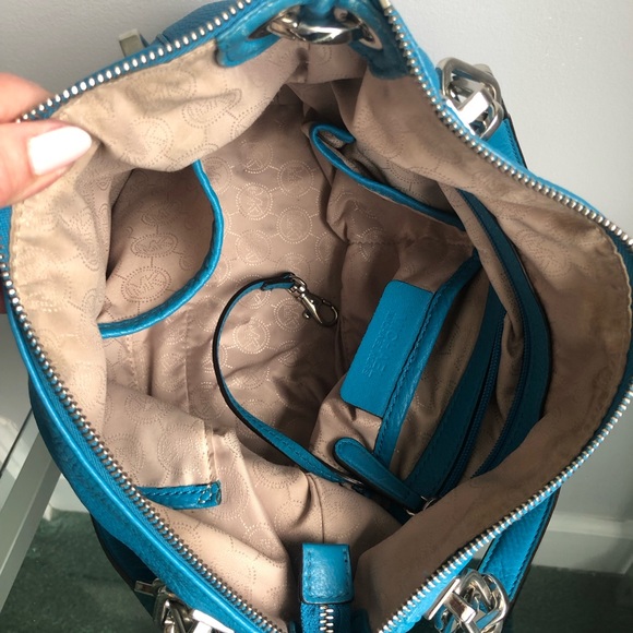 Michael Kors Hobo & Crossbody with dust bag - Picture 10 of 11